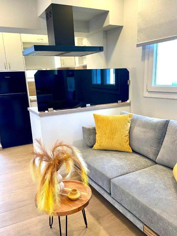Iris Luxury House Appartement Agioi Deka  Buitenkant foto