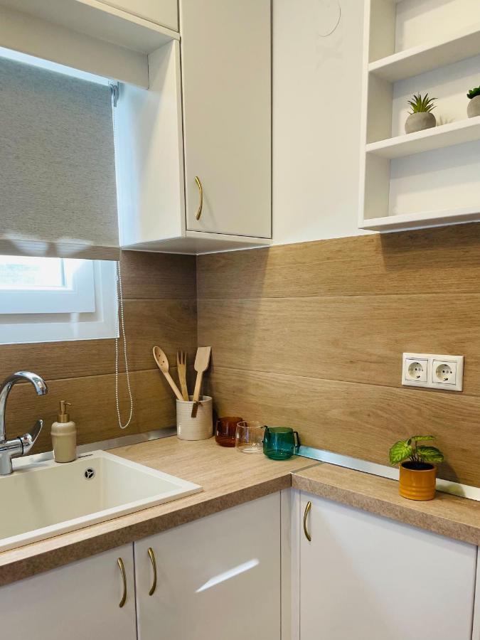 Iris Luxury House Appartement Agioi Deka  Buitenkant foto