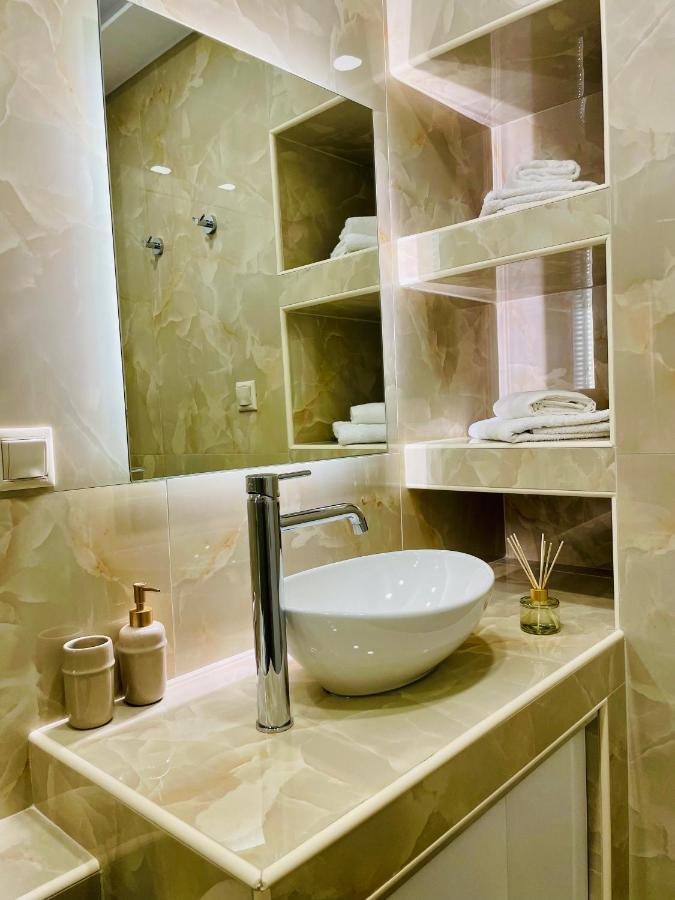 Iris Luxury House Appartement Agioi Deka  Buitenkant foto