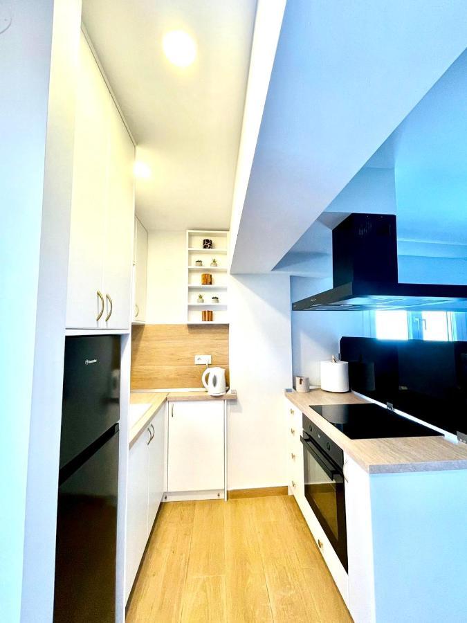 Iris Luxury House Appartement Agioi Deka  Buitenkant foto