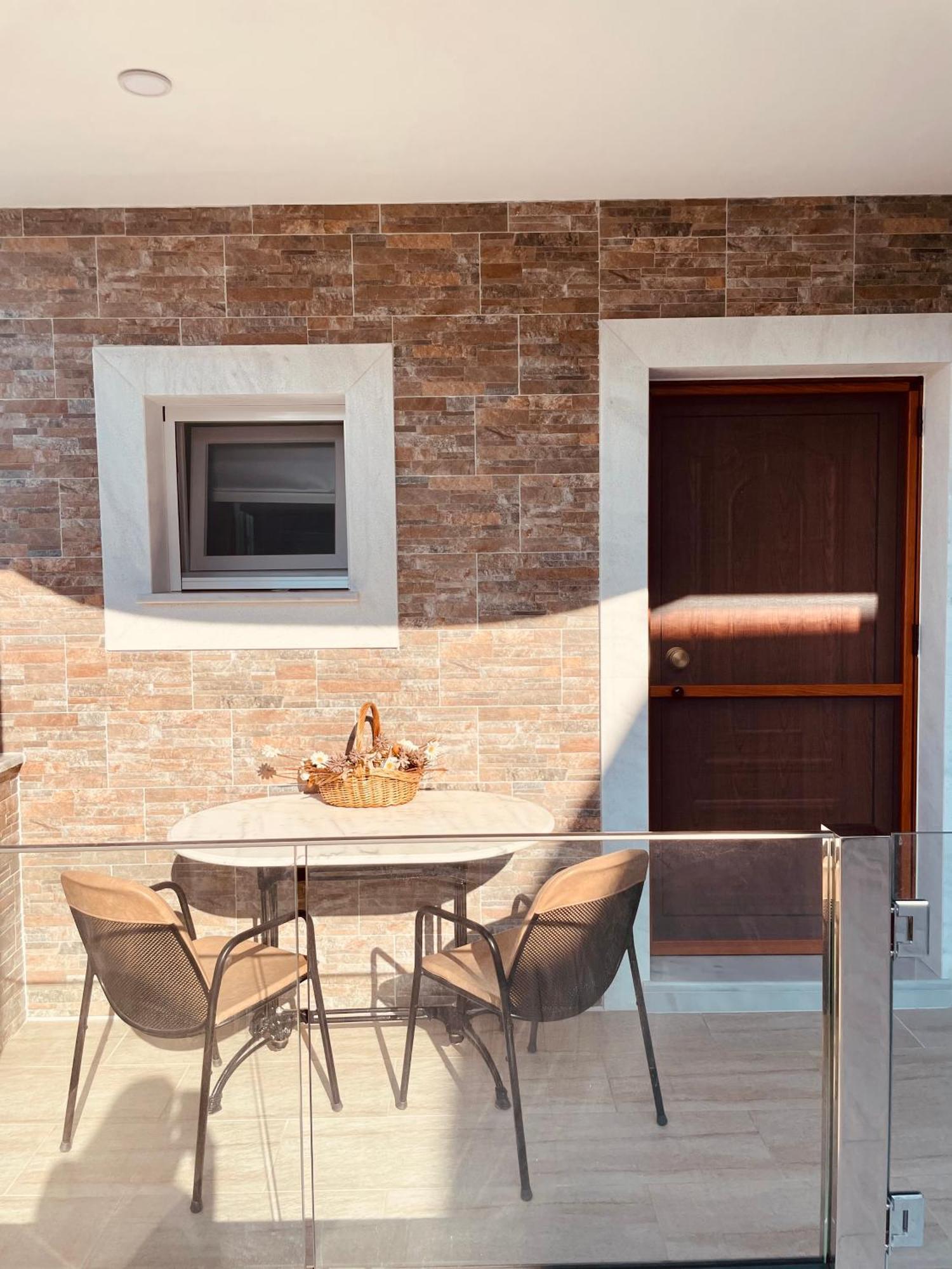 Iris Luxury House Appartement Agioi Deka  Buitenkant foto