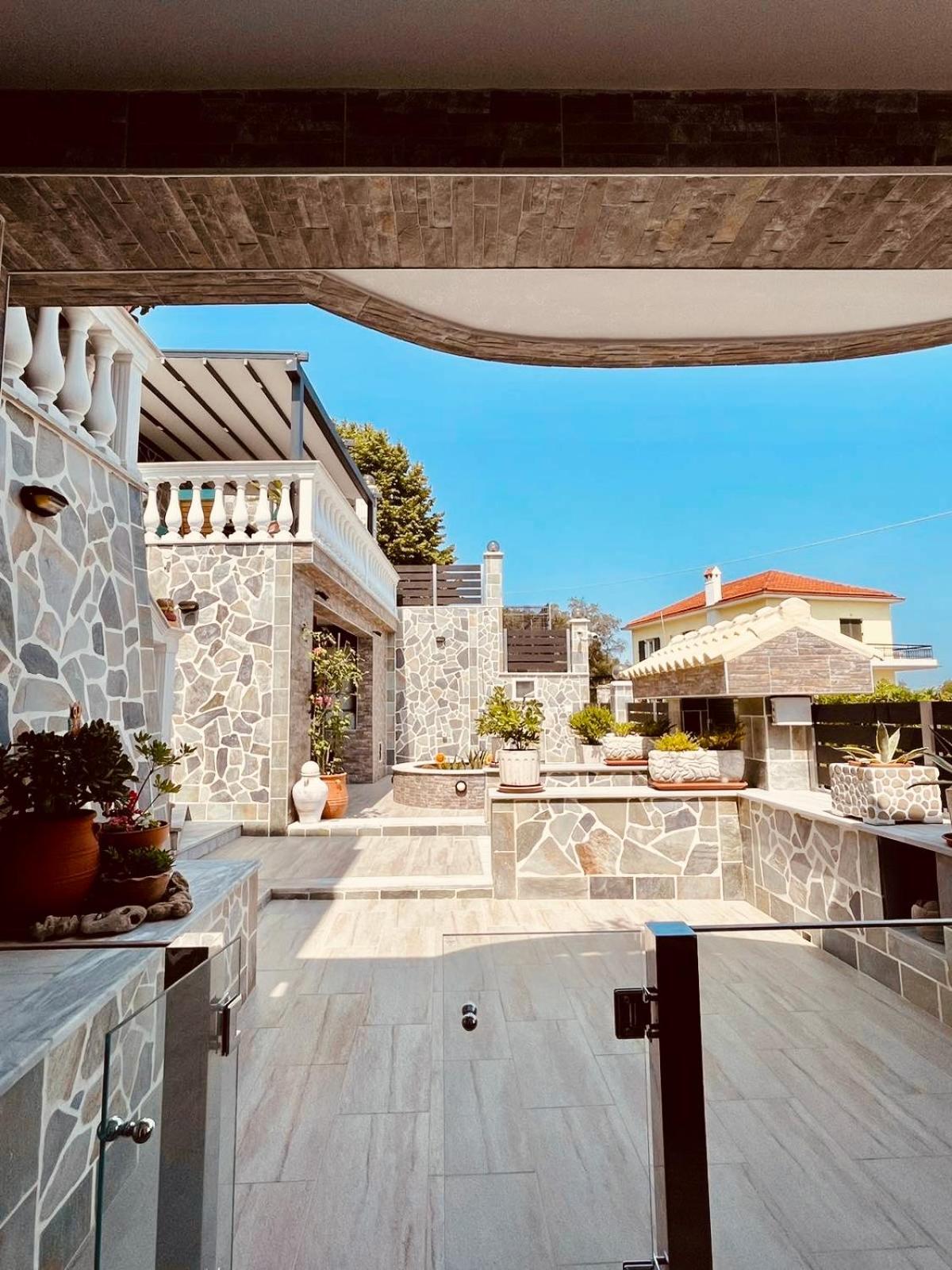 Iris Luxury House Appartement Agioi Deka  Buitenkant foto