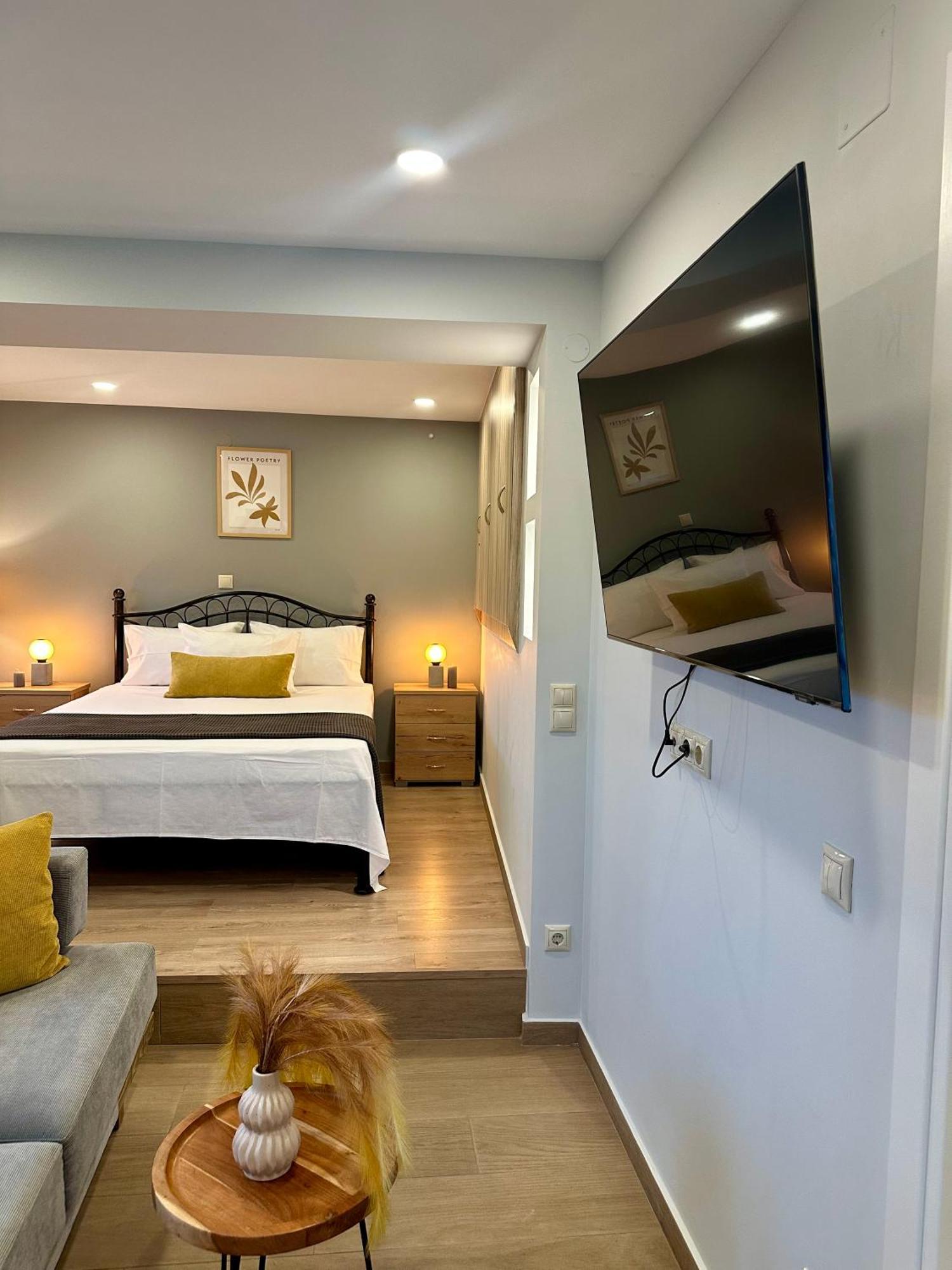Iris Luxury House Appartement Agioi Deka  Buitenkant foto